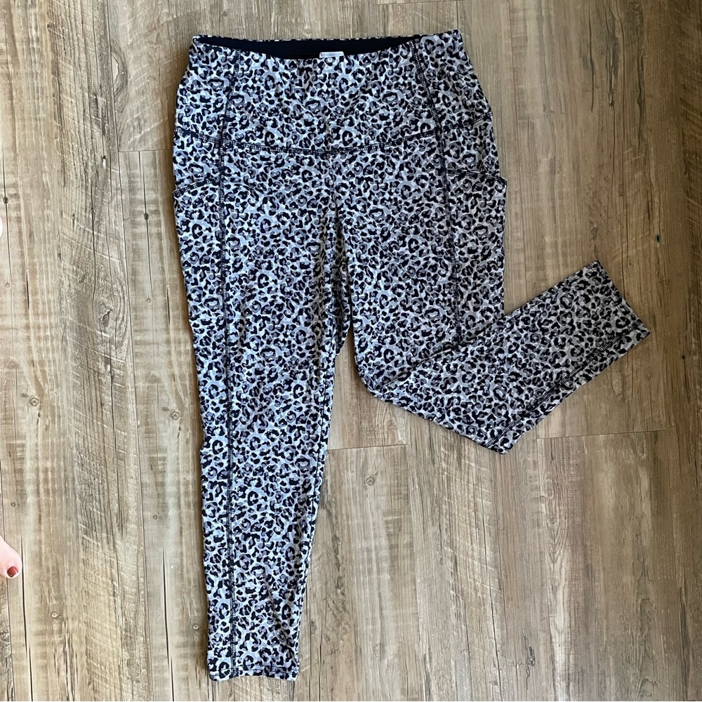 Like New Leopard Chicos Workout Leggings